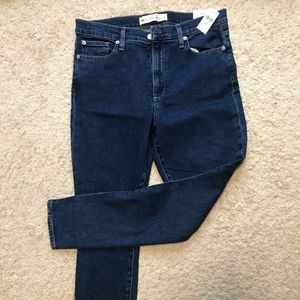 Brand New GAP skinny ankle jeans NEW